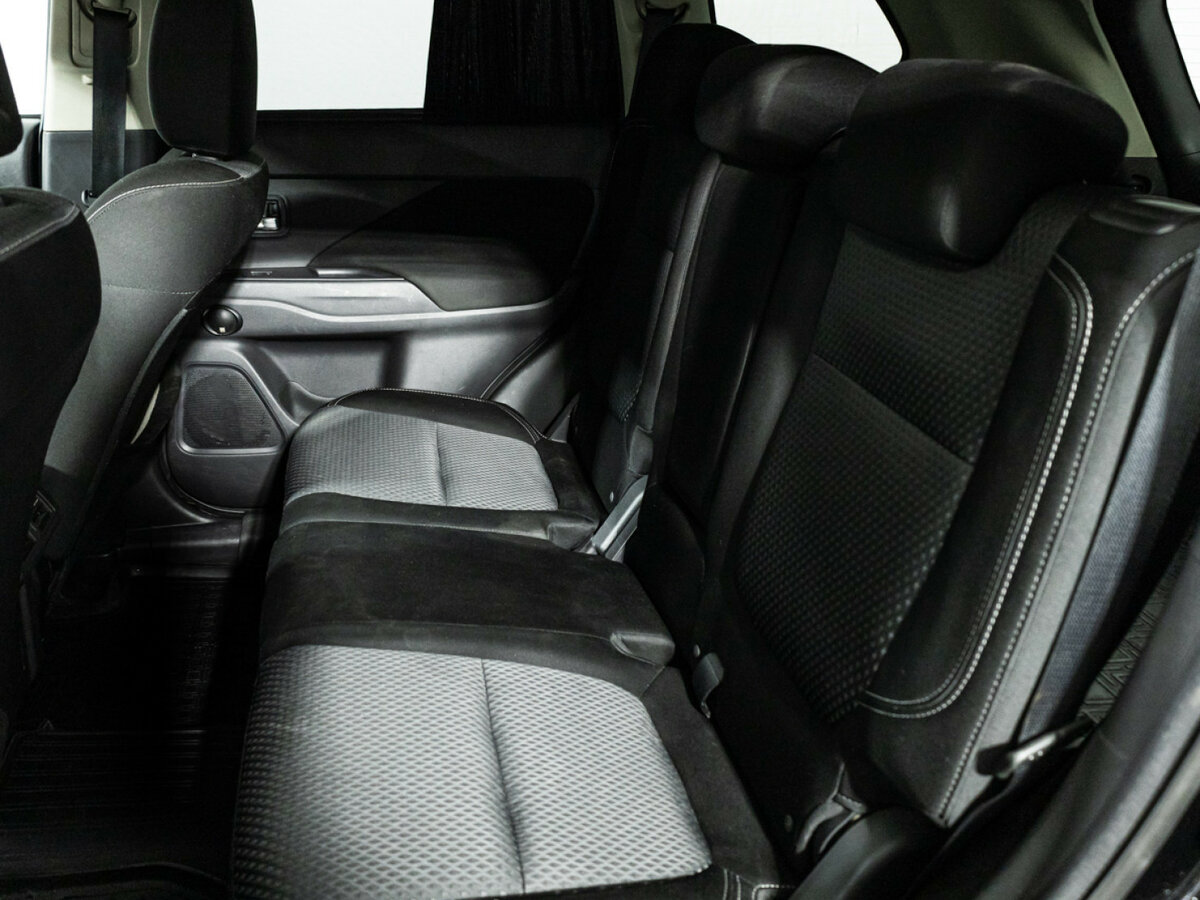 Mitsubishi Outlander б/у, 2018, Вариатор. Фото: #9