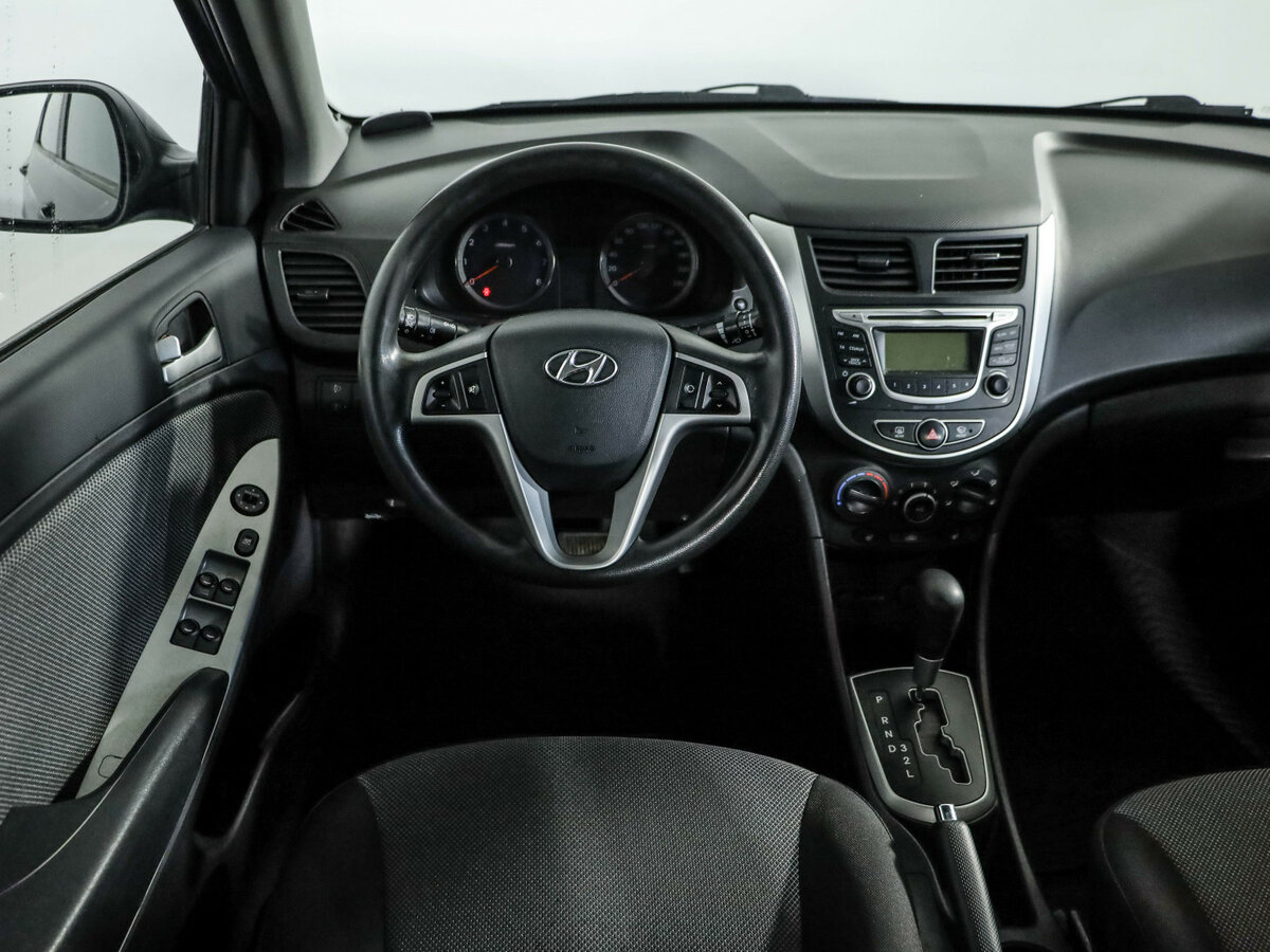 Hyundai Solaris б/у, 2013, Автоматическая. Фото: #9