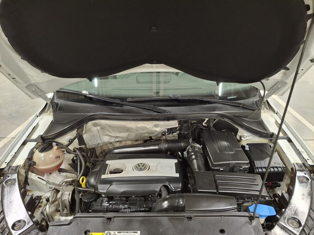 Volkswagen Tiguan б/у, 2016, Автоматическая. Фото: #8