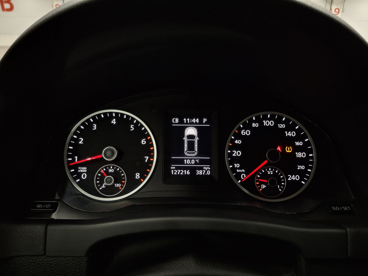 Volkswagen Tiguan б/у, 2016, Автоматическая. Фото: #12