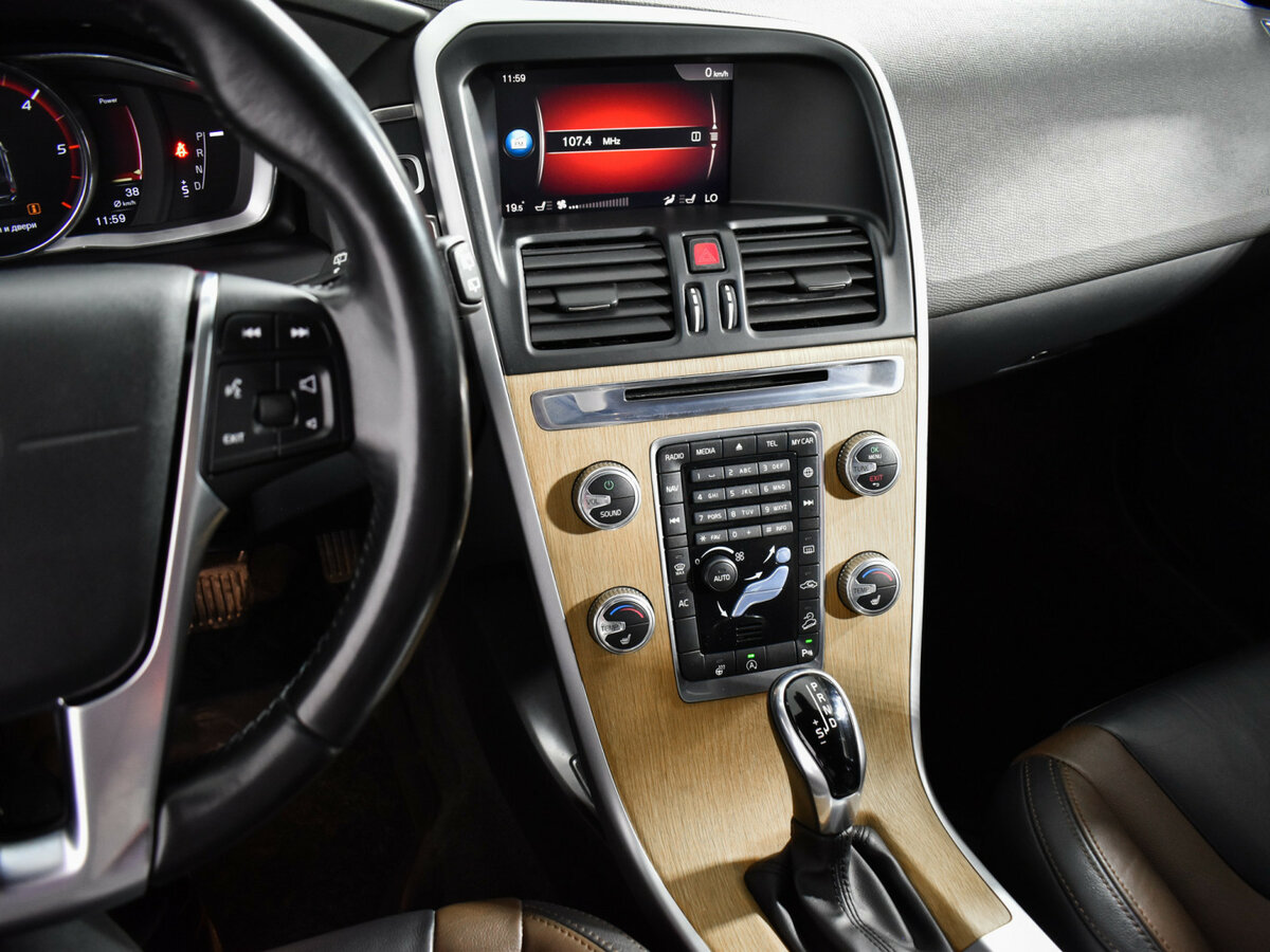 Volvo XC60 б/у, 2017, Автоматическая. Фото: #14