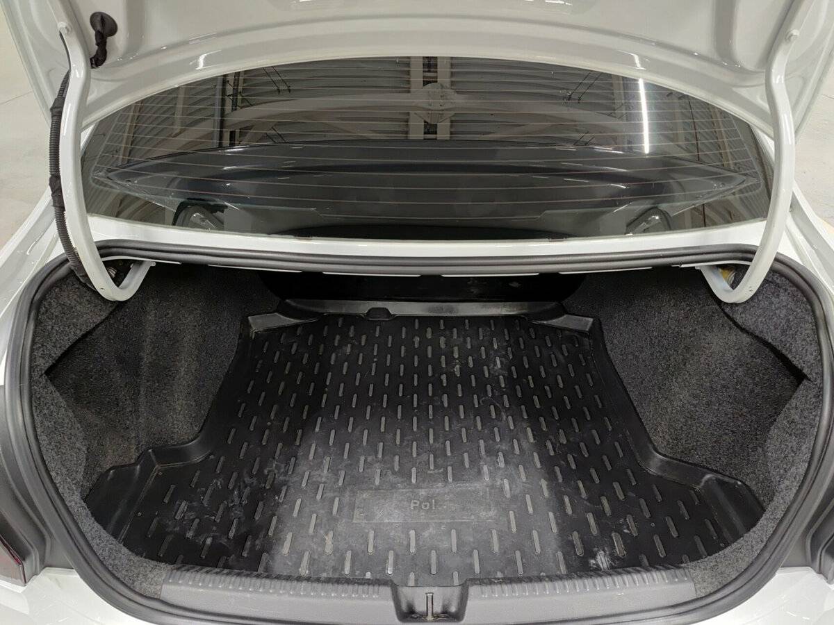 Volkswagen Polo б/у, 2017, Механическая. Фото: #9