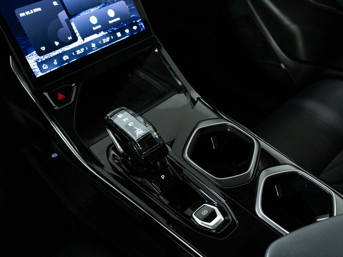 Geely Atlas б/у, 2024, Роботизированная. Фото: #16