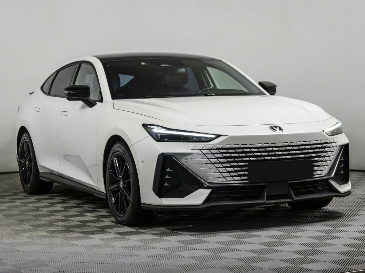 Changan UNI-V б/у, 2023, Роботизированная. Фото: #2