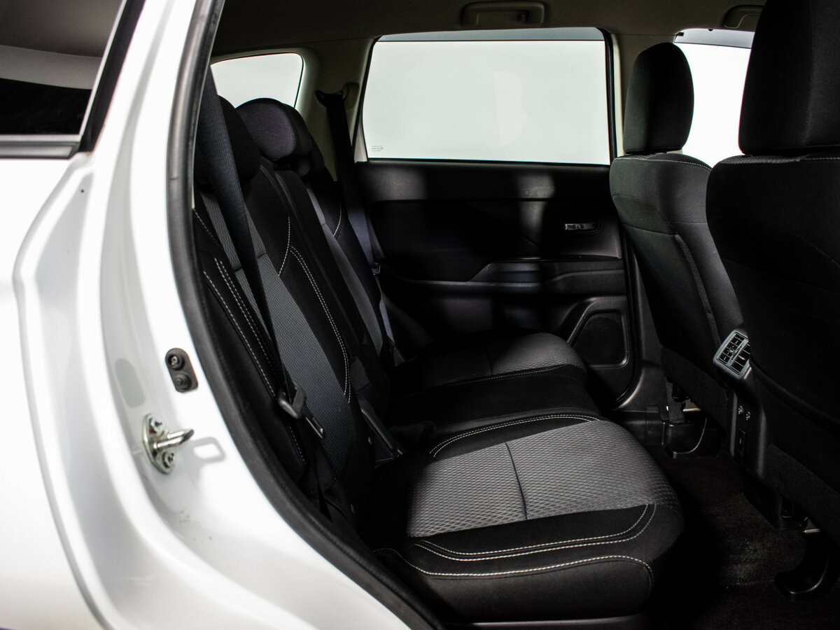 Mitsubishi Outlander б/у, 2021, Вариатор. Фото: #8