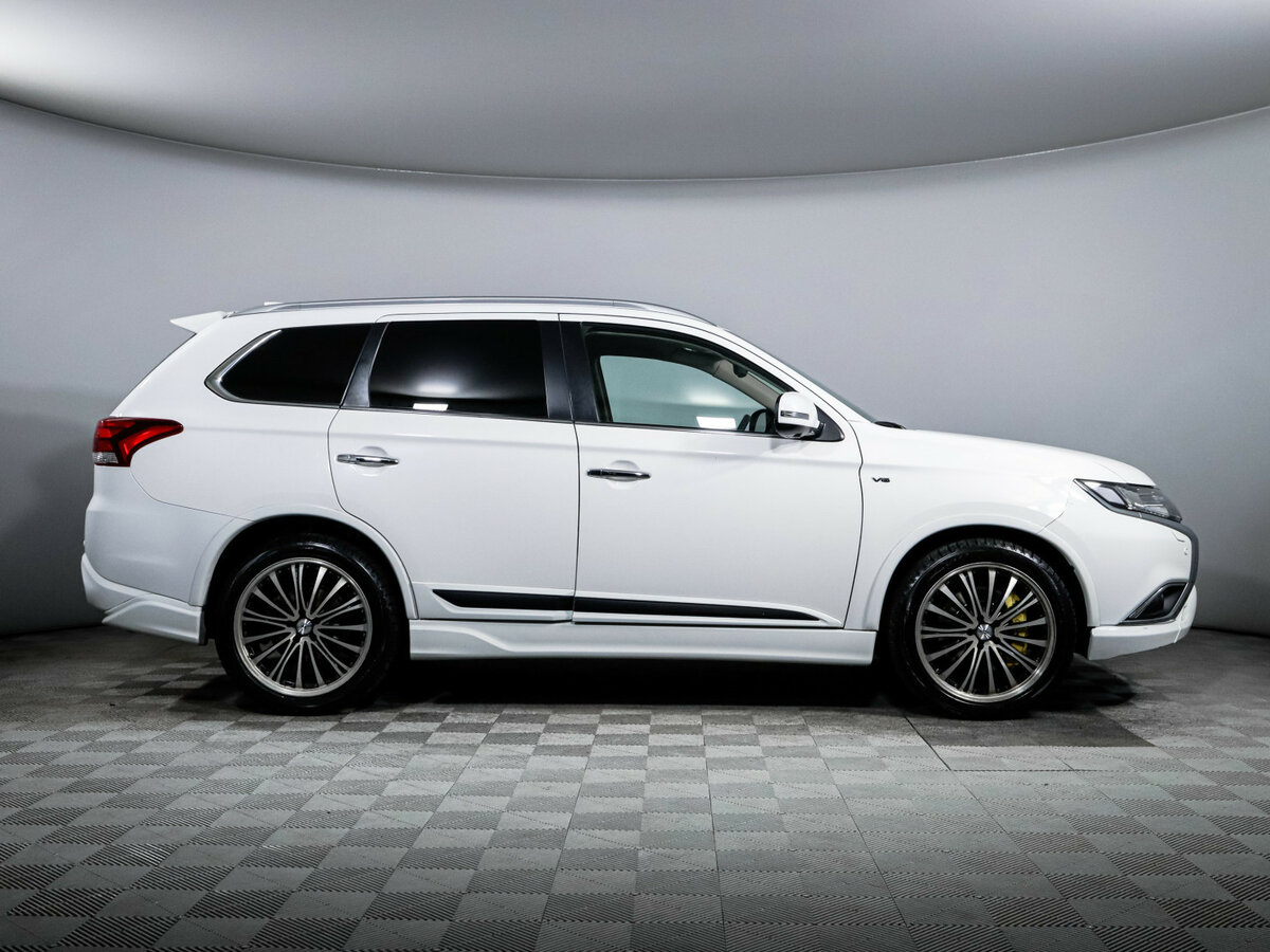 Mitsubishi Outlander б/у, 2018, Автоматическая. Фото: #3