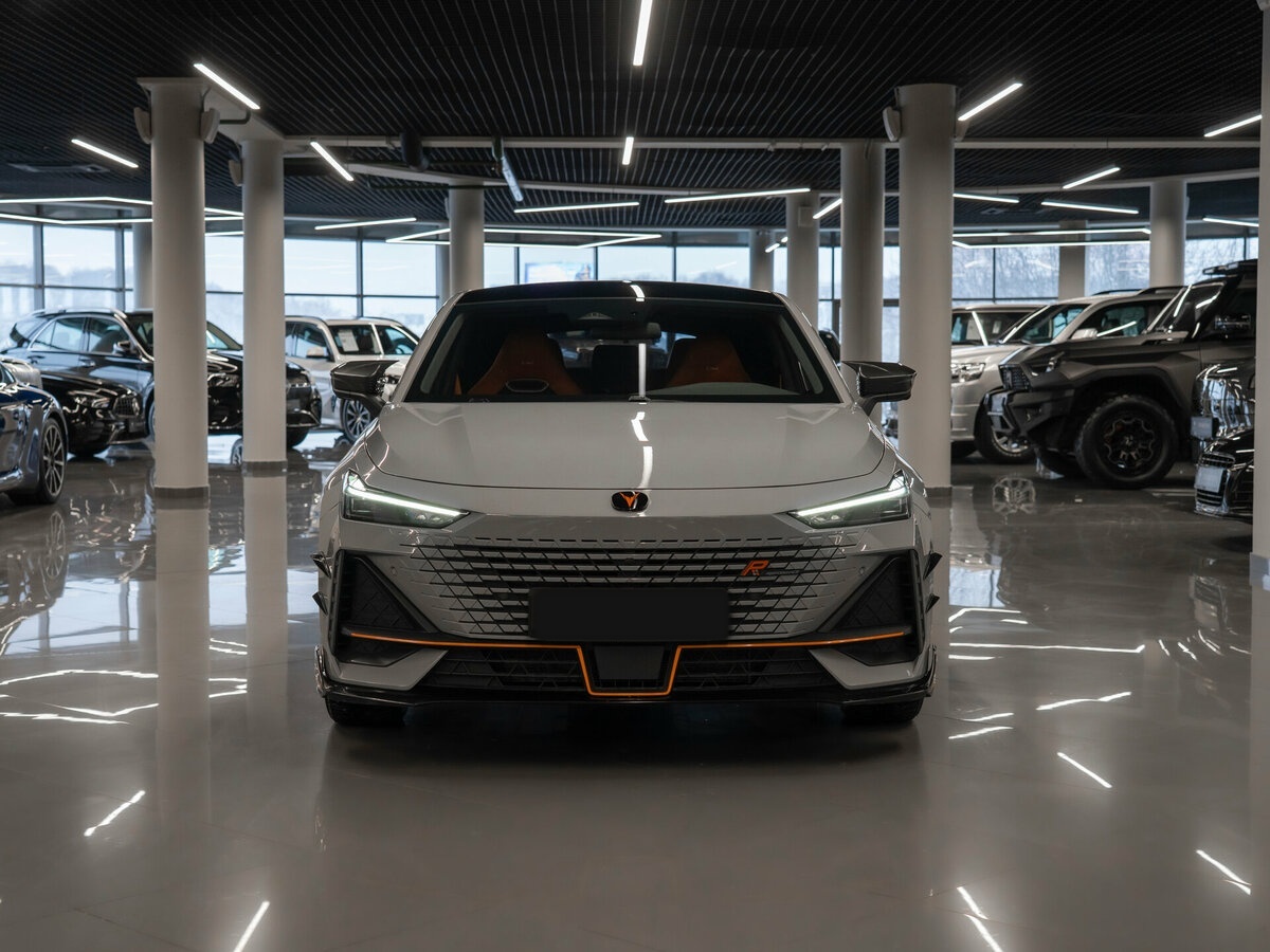 Changan UNI-V б/у, 2023, Роботизированная. Фото: #2