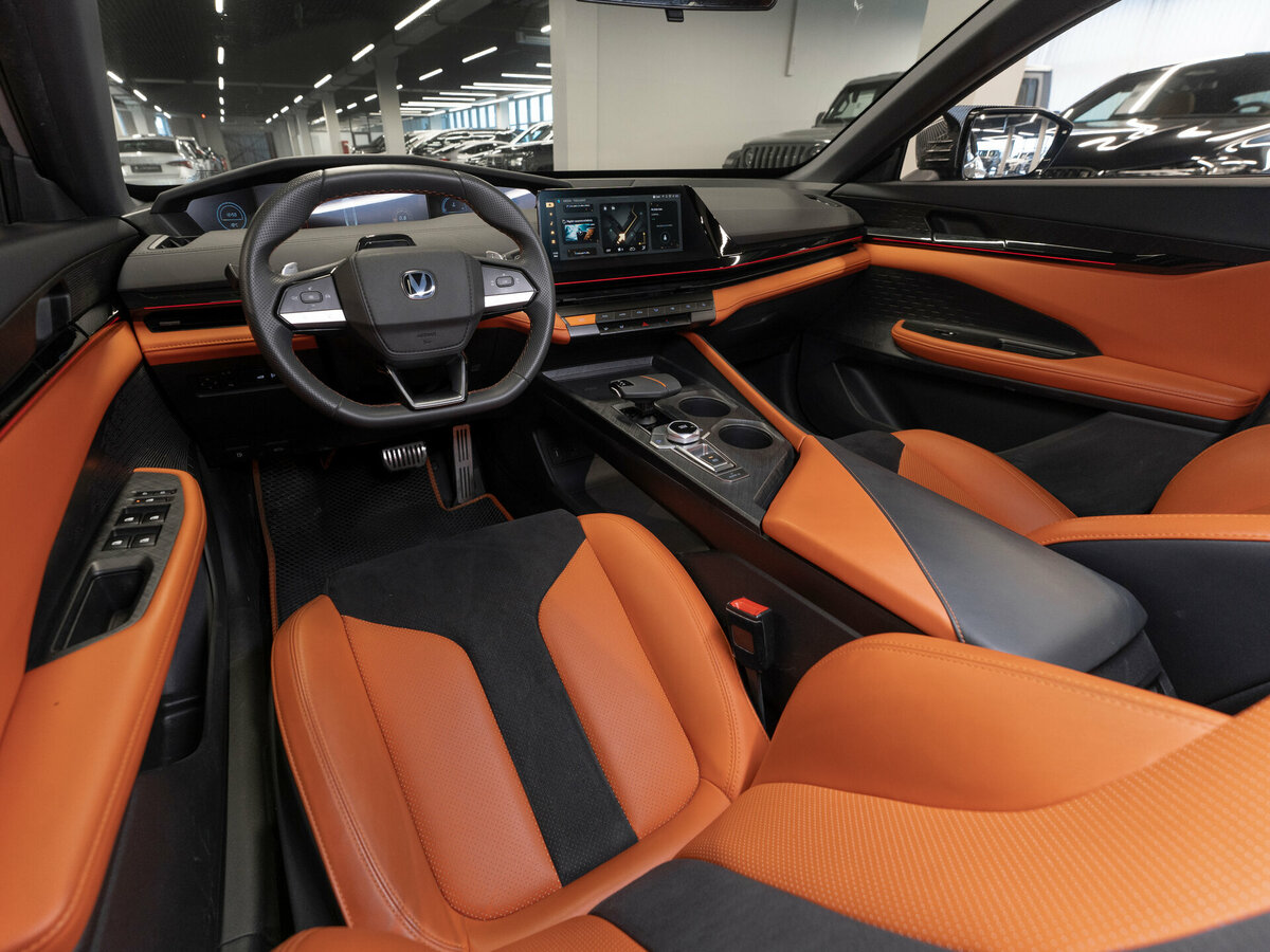 Changan UNI-V б/у, 2023, Роботизированная. Фото: #6