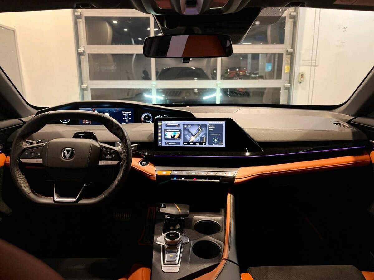 Changan UNI-V б/у, 2023, Роботизированная. Фото: #7