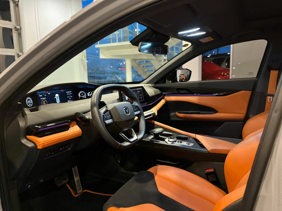 Changan UNI-V б/у, 2023, Роботизированная. Фото: #19