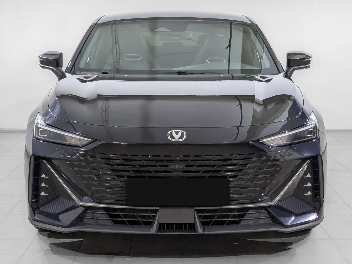 Changan UNI-V б/у, 2023, Роботизированная. Фото: #1