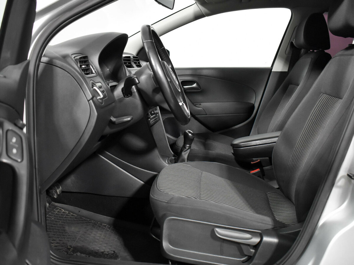 Фольксваген Поло б/у, 2015, Механическая. Фото: #9