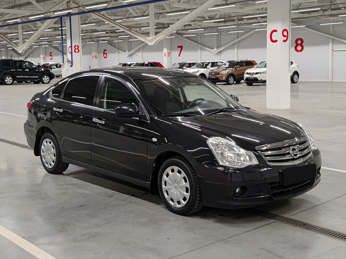 Nissan Almera б/у, 2015, Механическая. Фото: #2