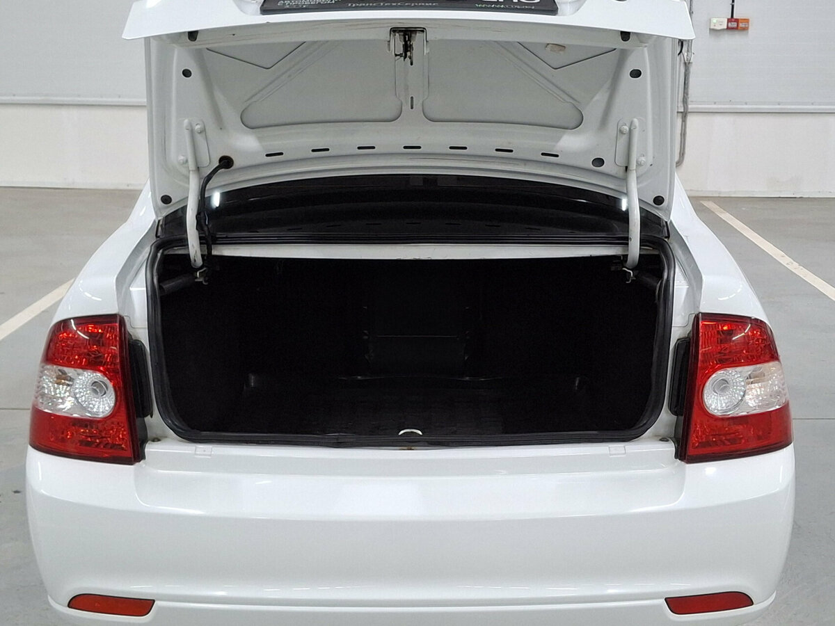 Lada (ВАЗ) Priora б/у, 2017, Механическая. Фото: #9